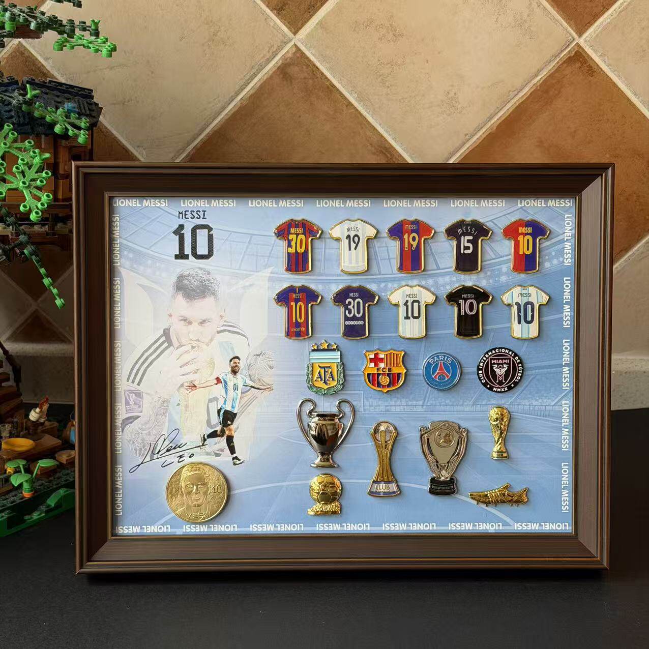 Messi Ronaldo camiseta insignia marco de madera sólida recuerdos de fútbol hechos a mano alrededor del cumpleaños del novio Regalo del festival de Qixi image 8