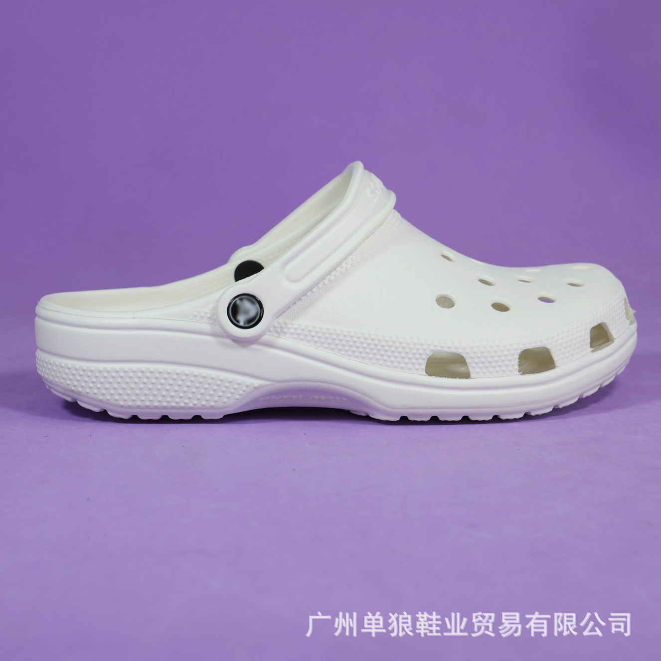 Estrellas etiquetadas de verano EVA zapatos de agujero casuales antideslizantes para mujeres zapatillas antiodorantes para parejas al aire libre sandalias