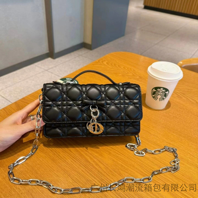 Unique design chain quilted bag for women, new bowknot handbag, fashionable shoulder bag, crossbody small square bag for women