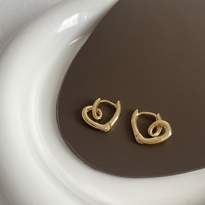 Heart Shape Pattern Women'S Gender Plating Design 1 Pair Simple Style Heart Shape Plating Copper Hoop Earrings