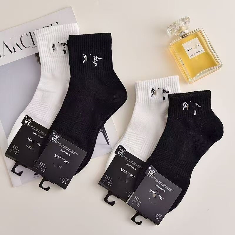 Arc "Bird House Short, Medium, and High Tube Men's and Women's Cotton Socks with Embroidered Massage Sole, Odor-Resistant, Sports Running Casual Fashion Socks Arc "Bird House Short, Medium, and High Tube Men's and Women's Cotton Socks with Embroidered Massage Sole, Odor-Resistant, Sports Running Casual Fashion Socks