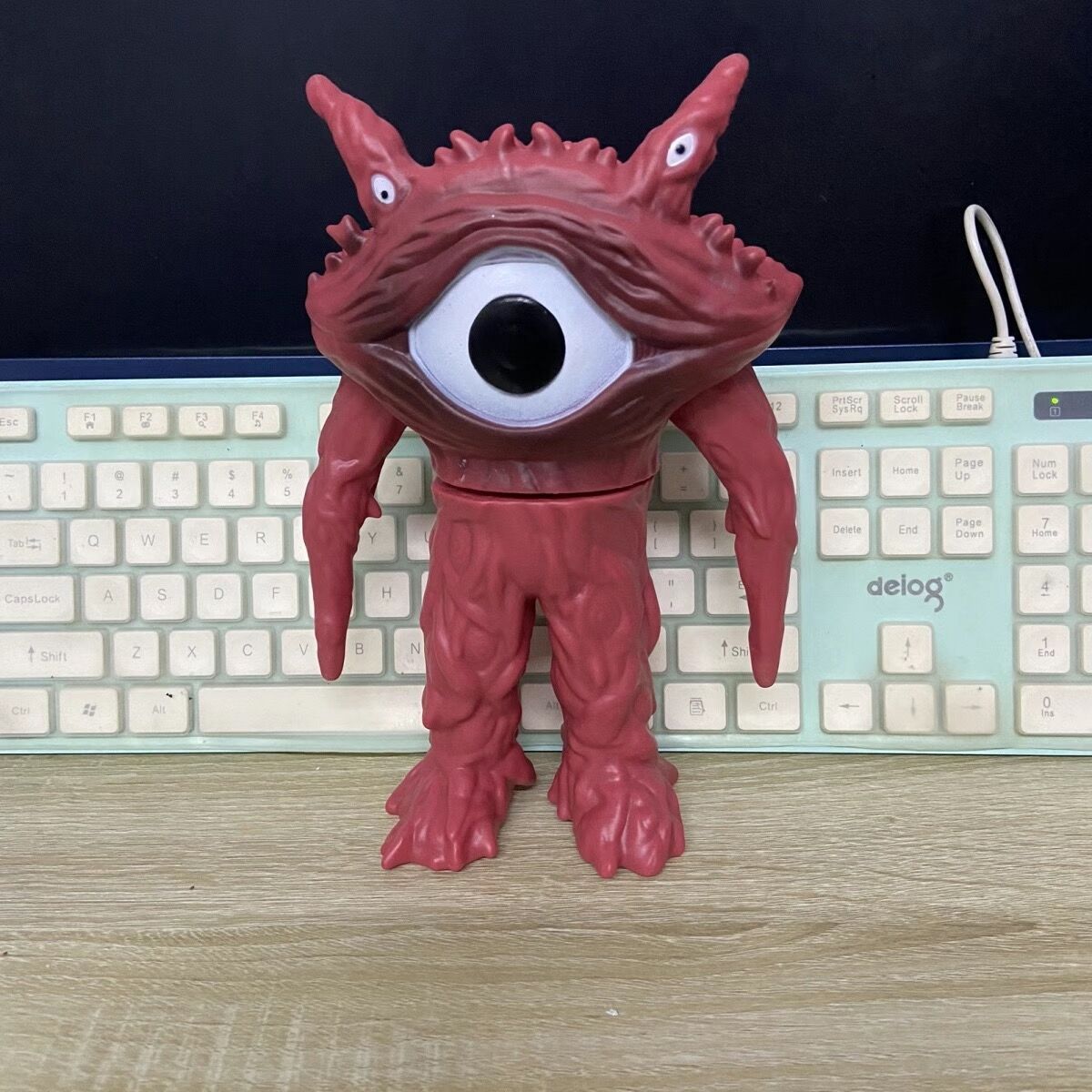 大型モンスタービニールソフトラバーウルトラマンモンスターおもちゃ男の子子供のおもちゃ夜市景勝地露店モンスター