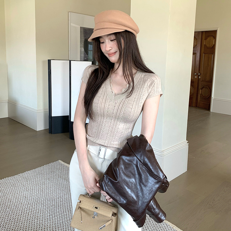Xiu Xixi 2026 Autumn Korean Style Elegant V-neck Lace Trim Wool Knit Sweater 25751 Xiu Xixi 2026 Autumn Korean Style Elegant V-neck Lace Trim Wool Knit Sweater 25751