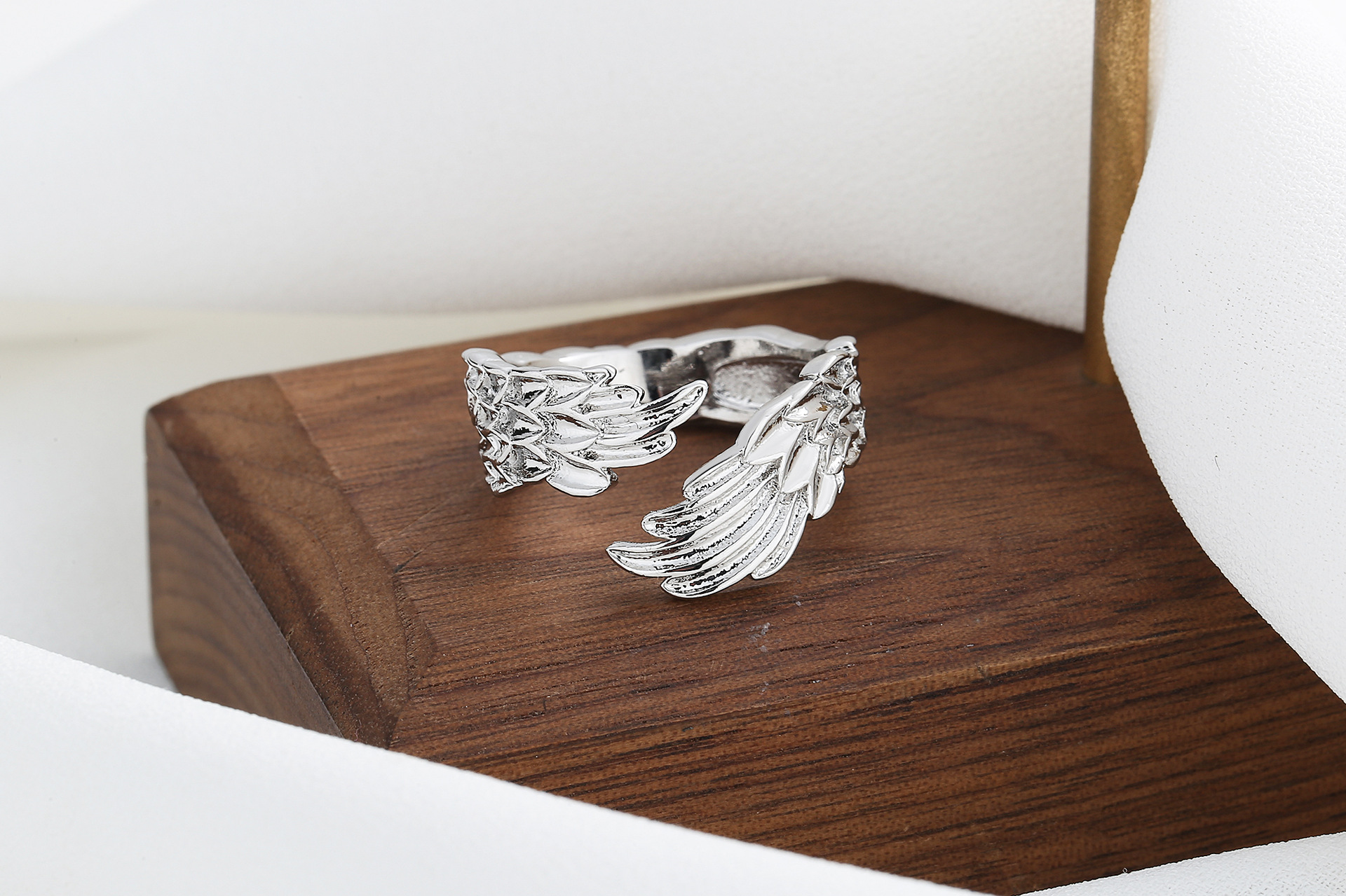 Wind plated silver opening feather wing ring, adjustable couple ring_voghion.com