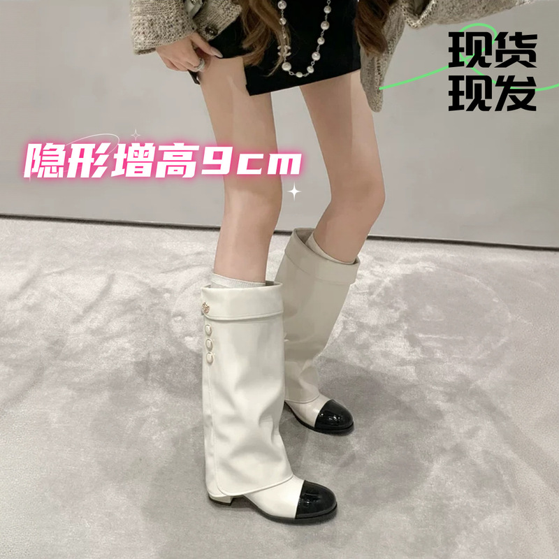High-end 2026 Fall/Winter French-style leather color-blocked straight-leg boots with chunky heels, slimming and loose-fitting long boots