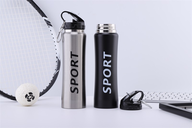 Isolerende rvs sportdrinkfles met handige sluiting_voghion.com