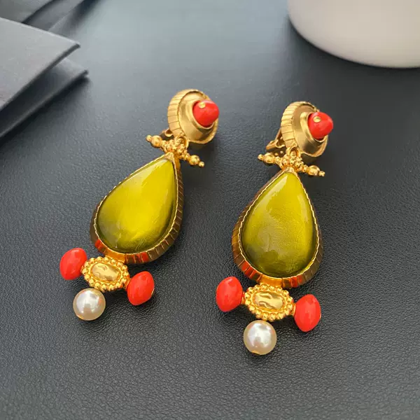 European and American retro resin pearl ear clips, vintage, unique, light luxury, high-end, trendy brand, shoulder-length earrings for non-pierced ears