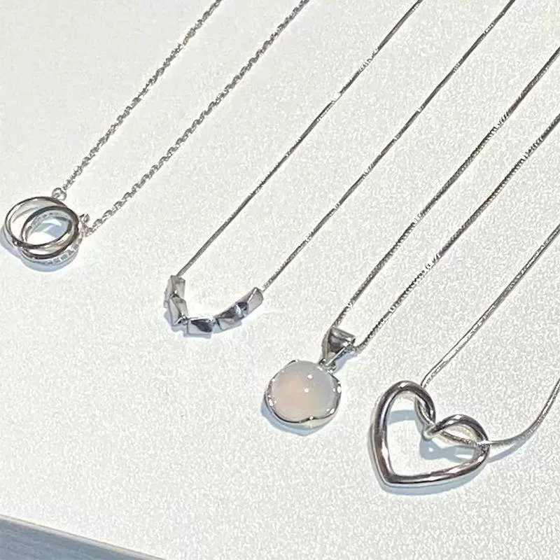 轻奢小众镂空爱心项链女ins日韩版简约设计吊坠百搭锁骨链