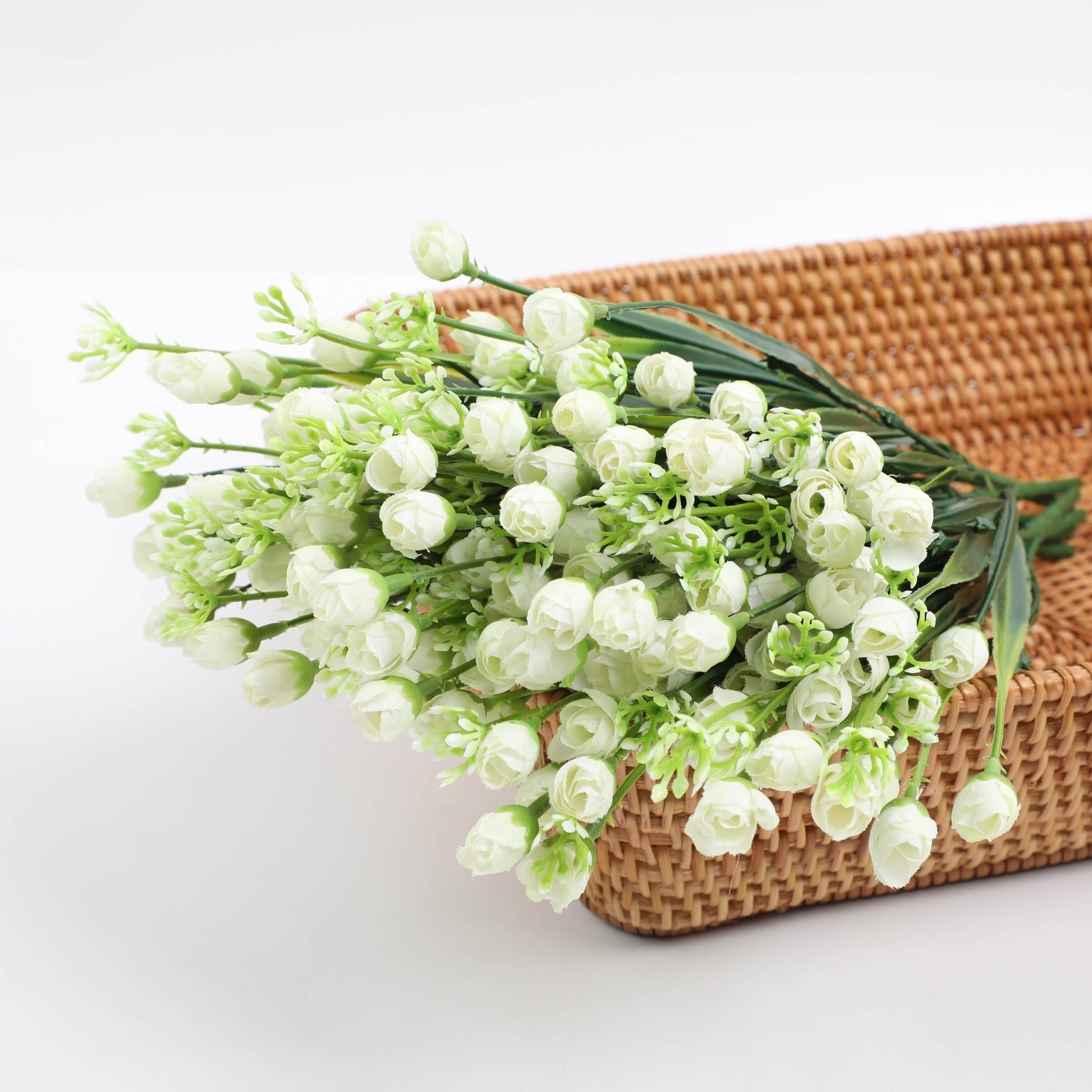 Simulación de plantas acuáticas plástico hierba de primavera flor violeta serigrafía hierba de primavera de cinco cabezas pequeña margarita flor falsa accesorios decorativos al por mayor