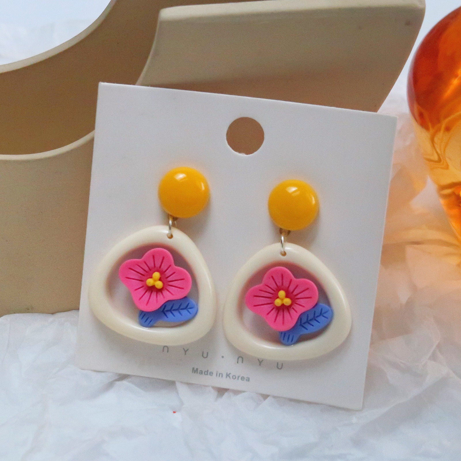 1 Pair Simple Style Flower Plastic Resin Drop Earrings display picture 7