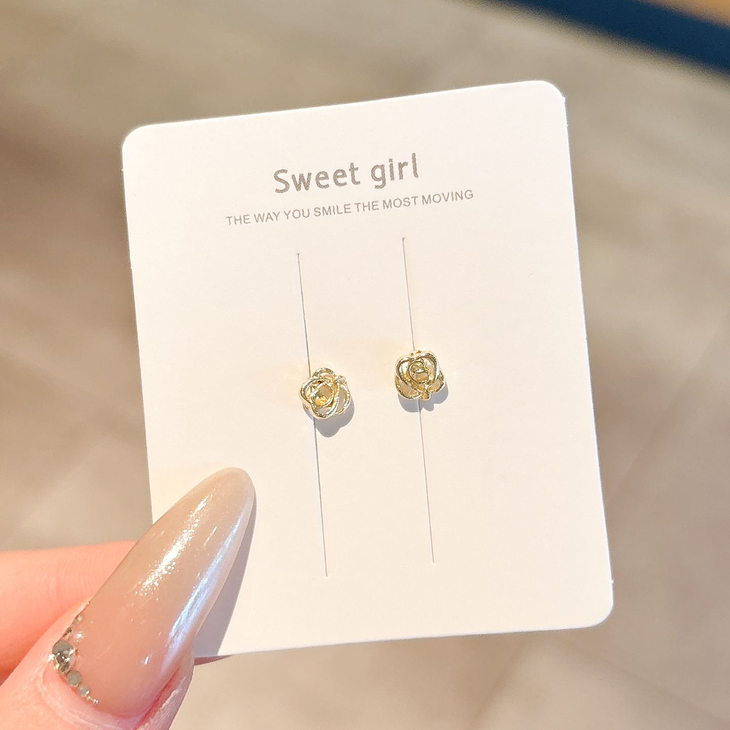 Pendientes de aleación Pendientes de alta calidad de perlas para mujer Pendientes exagerados de temperamento de lujo ligero coreano Pendientes largos con borlas al por mayor