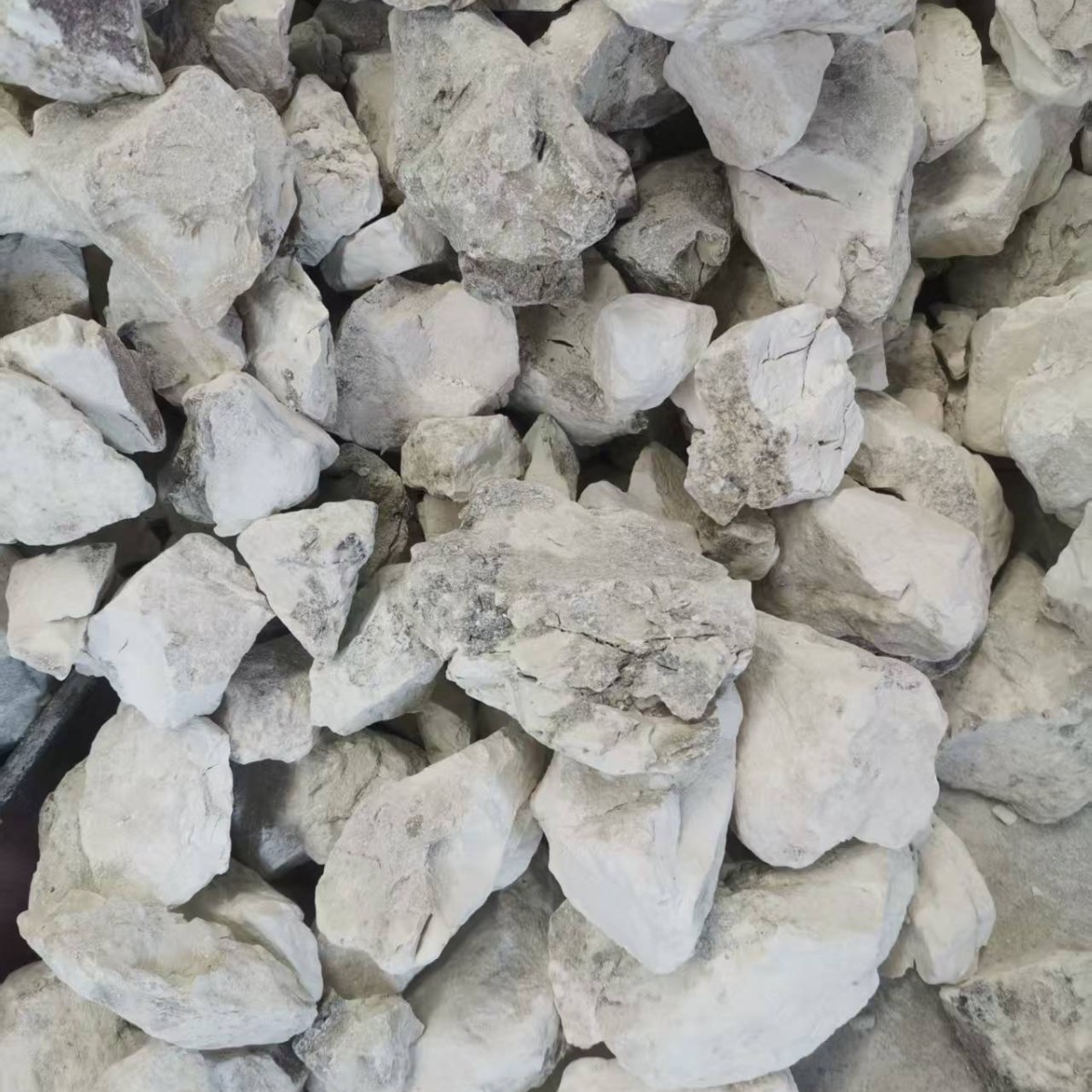 厂家批发石灰块 建筑修路渔塘消毒 农用生石灰污水处理土壤改