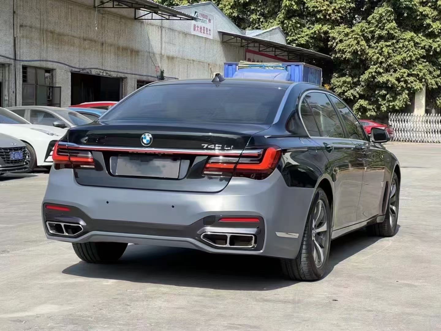 Suitable for BMW 7 Series F02, upgraded from the old model to the new 09-15 model, modification without cutting, G12 sports body kit