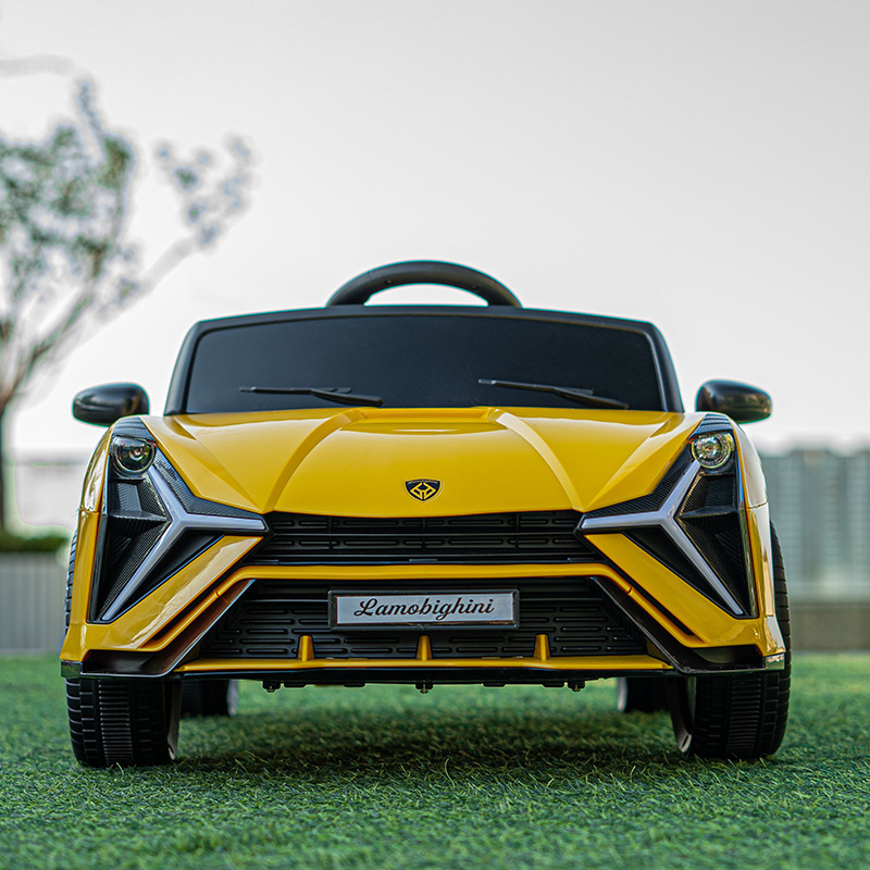 El coche eléctrico de los niños puede sentarse en las cuatro ruedas con control remoto bebé swing coche de juguete con educación temprana coche eléctrico