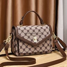 �p��Ʒ��Ůʿ�����߼��Еr������С����С���|�аٴ�μ�б��Ů��