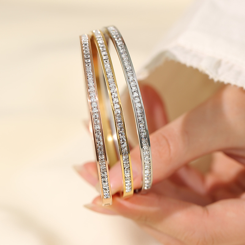PVD Coated Gold Plating Process 18K Real Gold Plated Plating Material Wholesale Simple Style Commute Circle Titanium Steel Plating Inlay Zircon Rings Bracelets