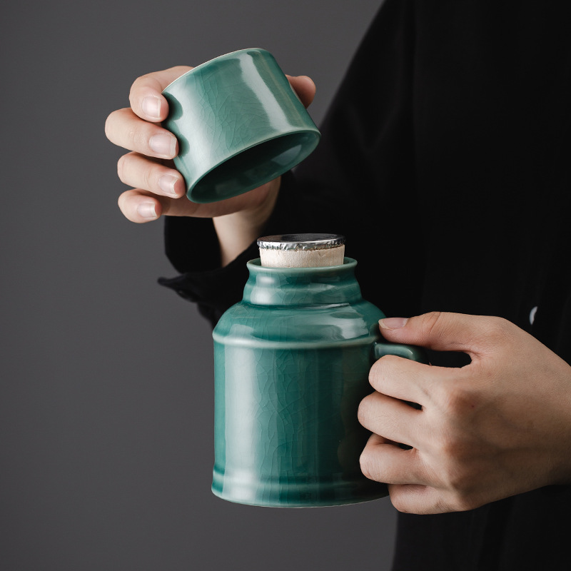 Ceramic retro old-fashioned teapot for home use