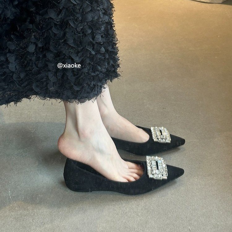2026 moda de verano aumentó la altura de los zapatos para la noche de noche, zapatos cuadrados de botón de diamante poco profundos, zapatos punzantes, zapatos de mujer