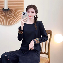 2025秋冬新款亲肤文艺范内搭刺绣片打底衫民族风圆领内搭体恤衫女