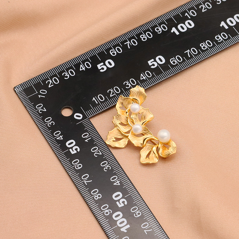 Nueva perla natural broche de la vendimia alto sentido metal viento romper hojas ramillete mosaico pin 18K oro image 4