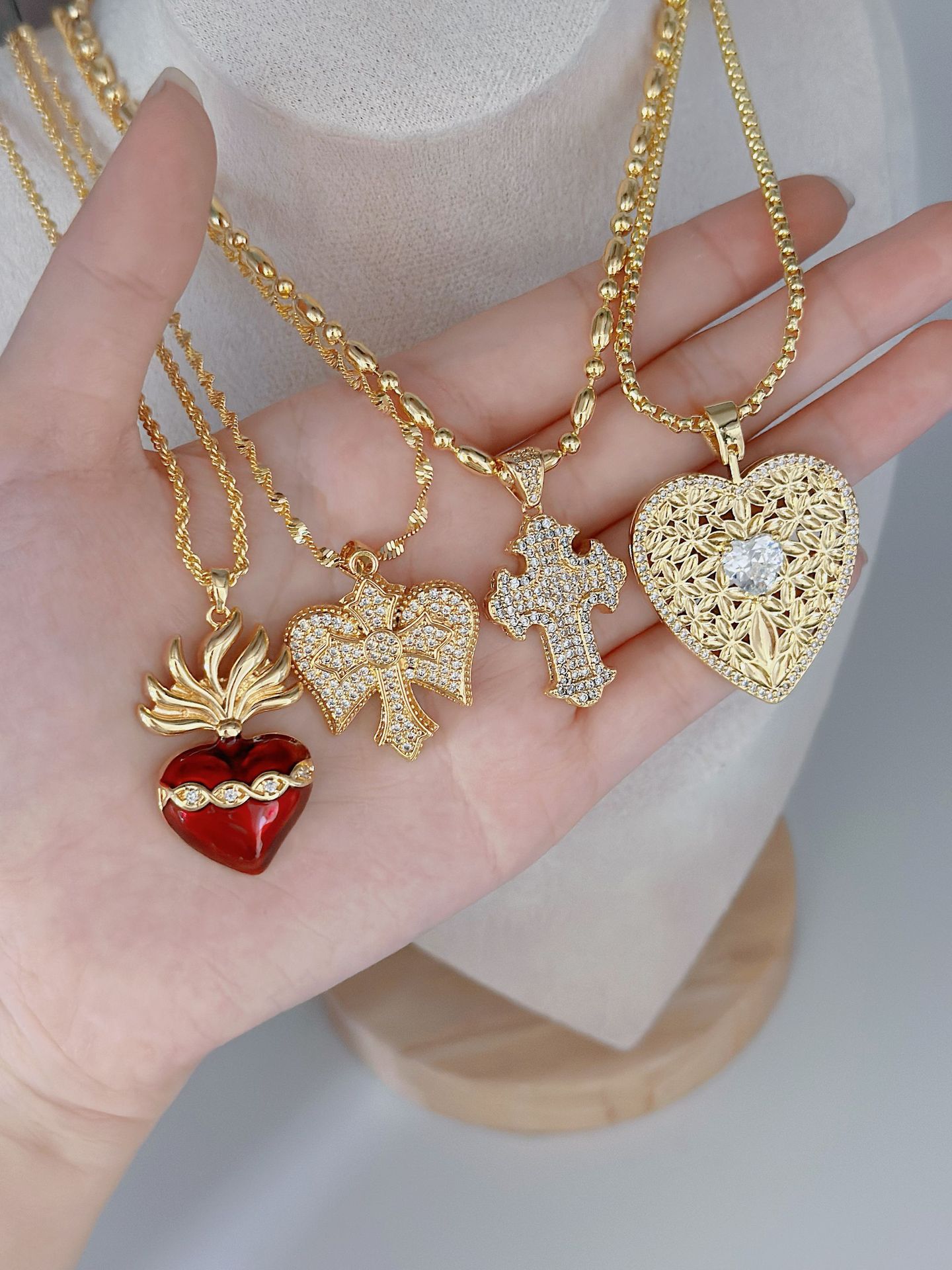 1 Piece Quantity Holiday, Daily Occasion Copper Plating Cross Heart Shape Pendant Necklace