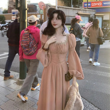 塞纳河畔 刺绣法式赫本复古连衣裙 冬装新款富家千金重工收腰长裙