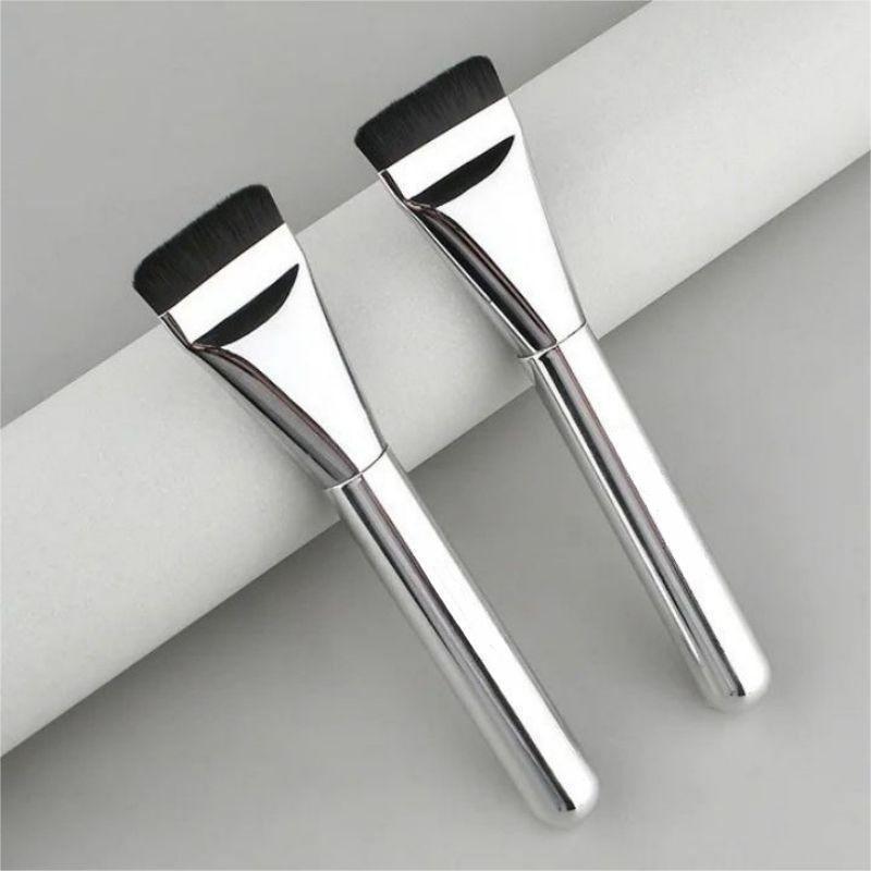 Base cepillo de maquillaje de media luna tipo un cepillo de maquillaje de cabeza plana sin traces base líquido cepillo de disco ultra delgado cepillo de maquillaje de máscara de cepillo