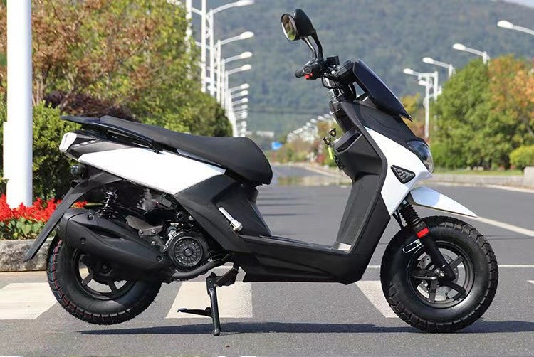 Cross-Border Foreign Trade Road Bully Pedal 150Cc Powerful Fuel-Saving Silent Motorcycle Travel Outdoor Motorcycle