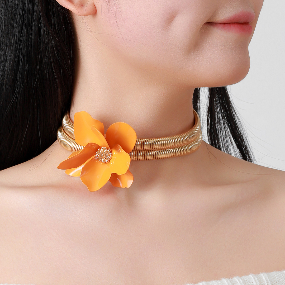 New Fashion European And American Style Simple Mid-East Wind Grind Arenaceous Paint Exaggerated Flower Collar Copper High-Grade Clavicle Chain For Women display picture 9