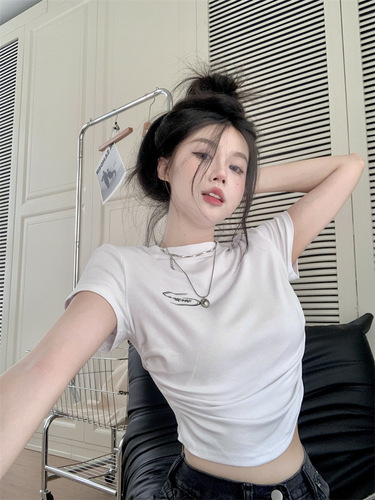 8275# 2025 Summer Pure Cotton Short-Sleeve T-Shirt for Women with Bold Design, Pleated, Crop-Top Blouse