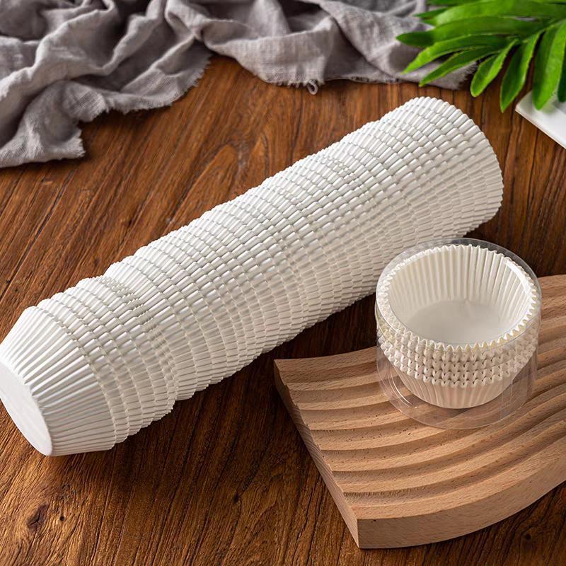 Xinjiang and Xizang can provide disposable paper cupcake liners, oil-proof small cups for Qingtuan, and baking molds