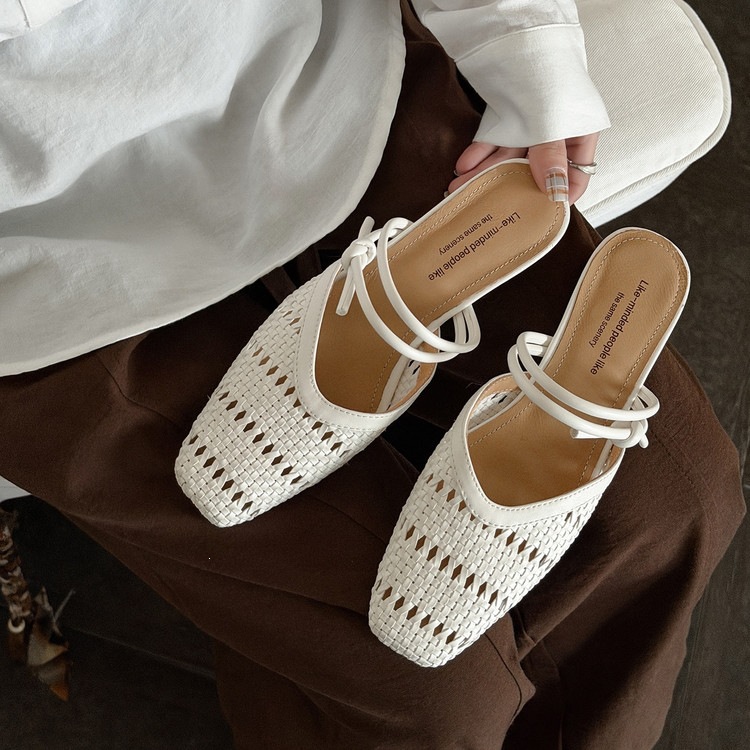 Dép sandal nữ da cừu mũi vuông gót thấp quai chữ V phối màu — màu nâu, Màu cà phê đậm, màu trắng ngà chi tiết 82
