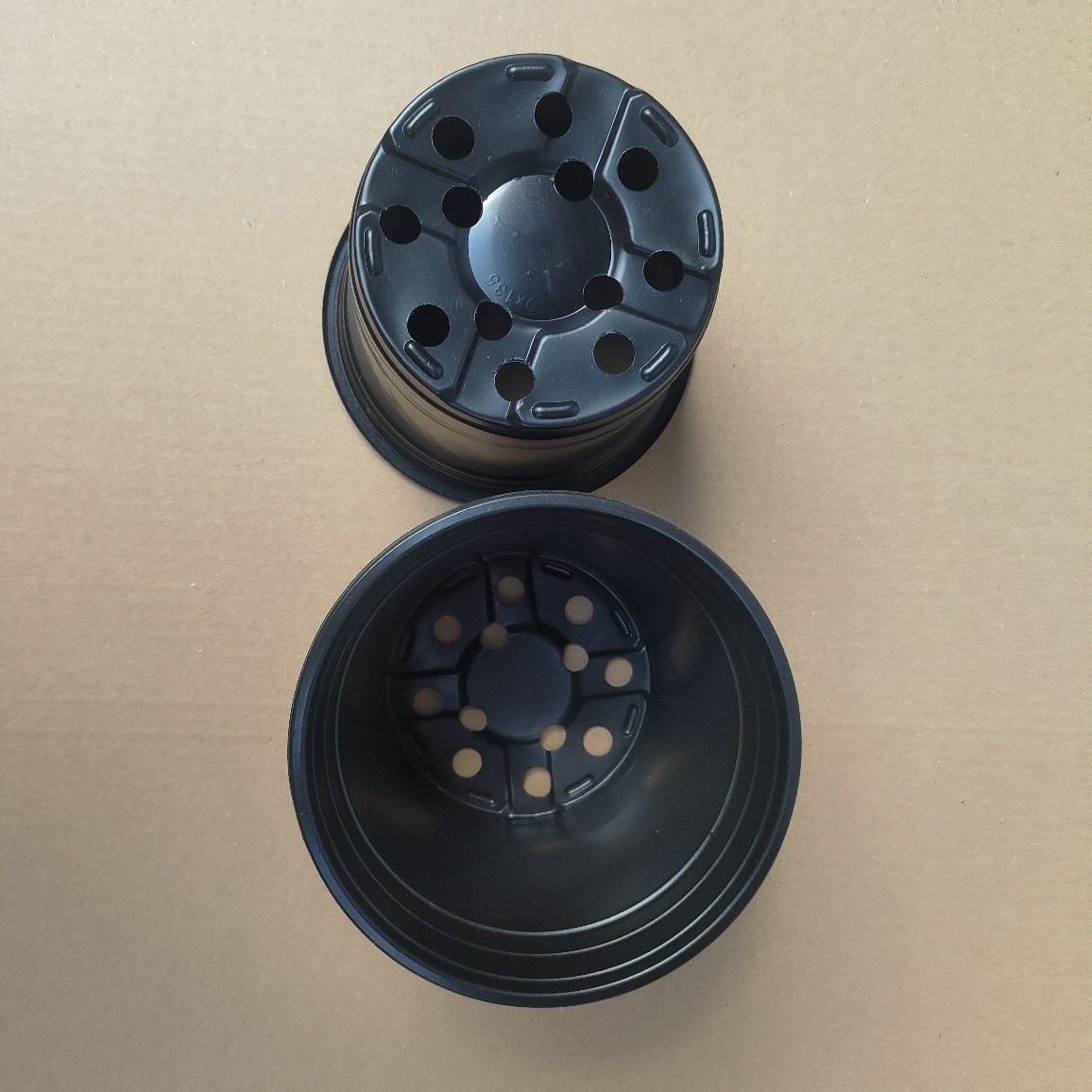 双色双色批发白色花盆育苗盆盆黑色花盆花盆塑料红黑盆移植
