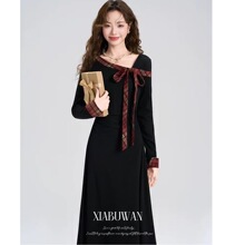 法式赫本风复古针织连衣裙女春秋季新款修身显瘦打底内搭长裙子