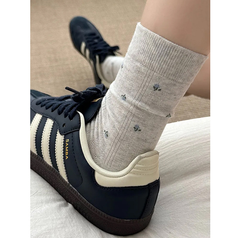 Gray Floral Socks for Women, Mid-Calf Socks, Spring and Autumn Cotton Socks, Trendy Japanese Retro Style, Suitable for Birkenstock Shoes, Slouch Socks for Women Gray Floral Socks for Women, Mid-Calf Socks, Spring and Autumn Cotton Socks, Trendy Japanese Retro Style, Suitable for Birkenstock Shoes, Slouch Socks for Women
