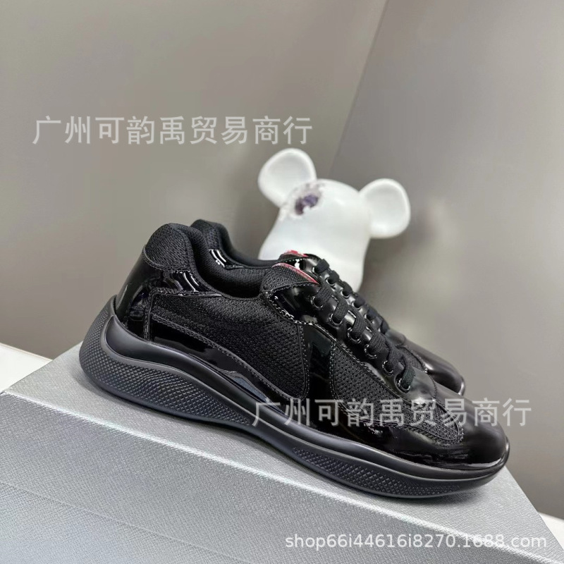 High-End Luxury Men's Sports Casual Shoes with Shiny Patent Leather and Metallic Fabric Stitching, Breathable and Trendy Low-Top