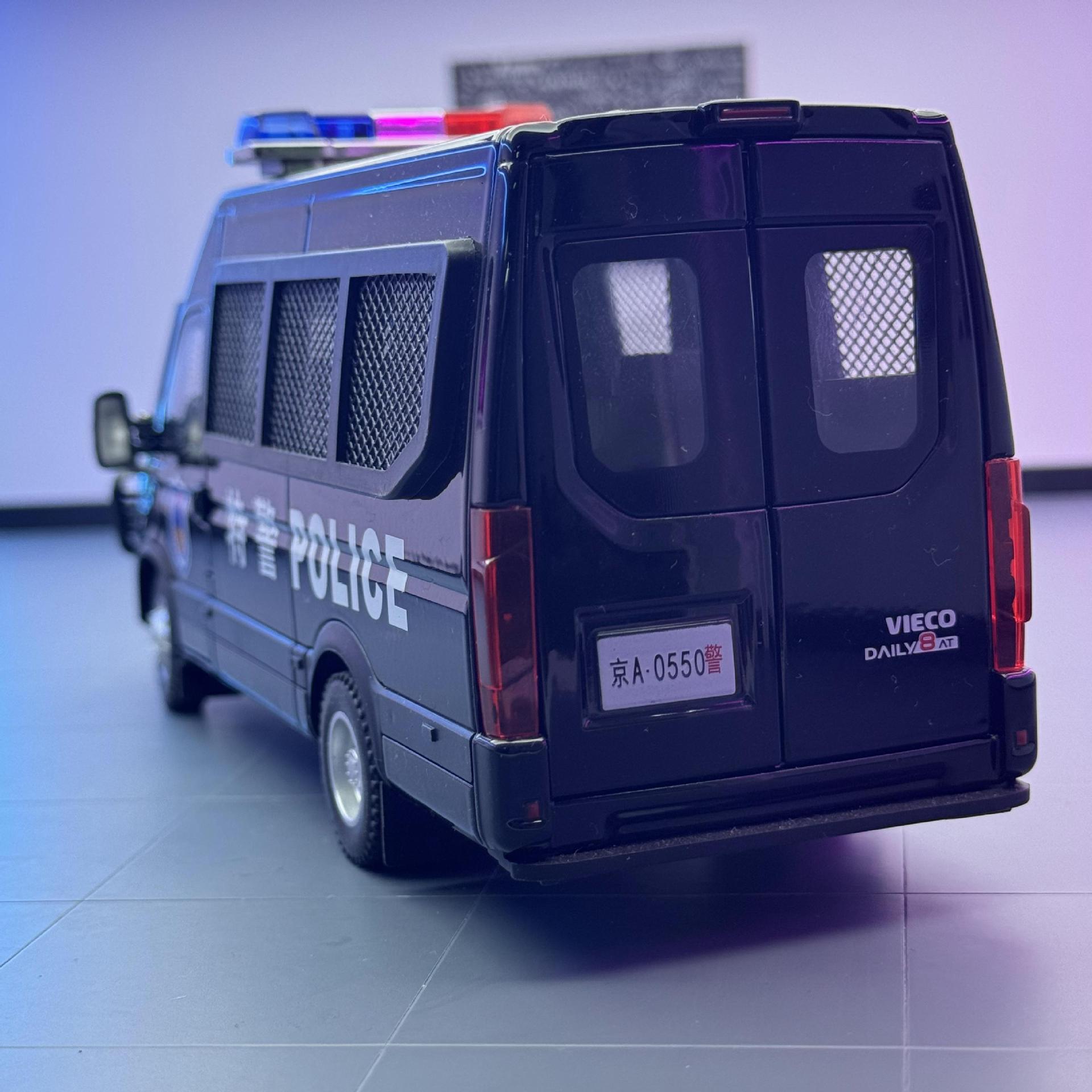 Weili aleación coche modelo 1:24 Iveco policía coche Tire hacia atrás iluminación efecto de sonido juguete coche modelo decoración colección