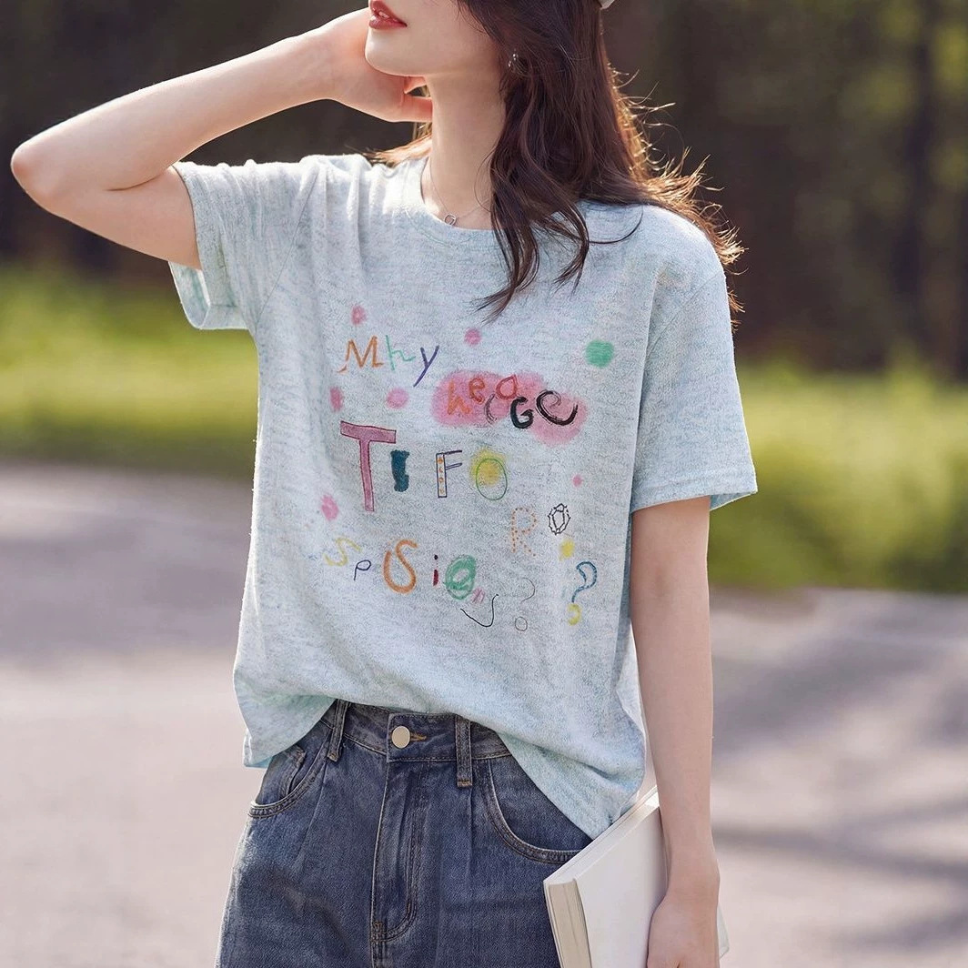 Áo thun nữ dệt kim in chữ rộng rãi tay ngắn — màu be chi tiết 1