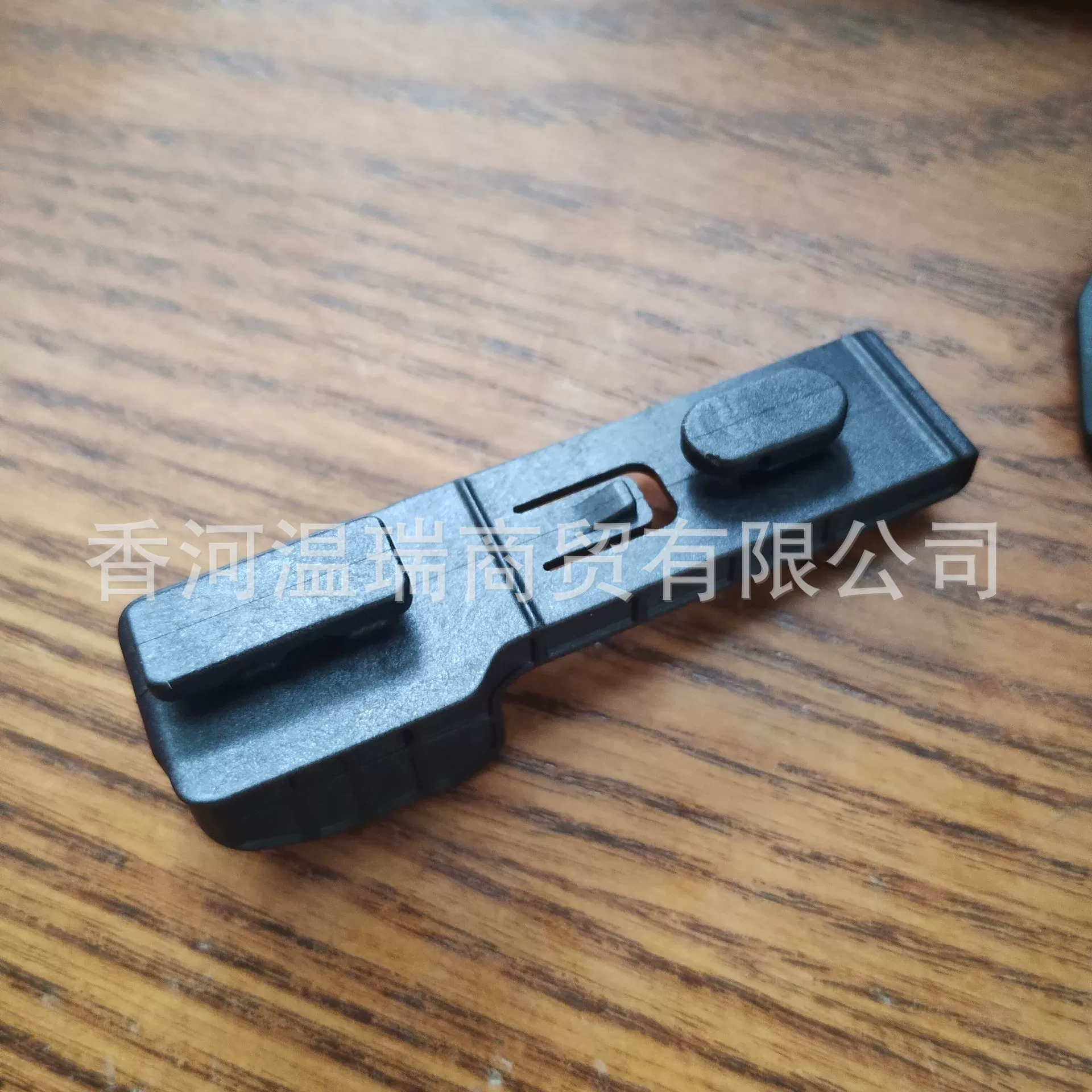 Кронштейн для люка LR137034