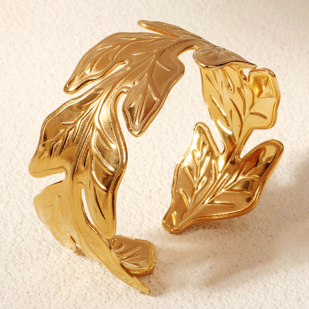 Vacation Classic Style Solid Color 304 Stainless Steel Plating Women's Bangle display picture 13