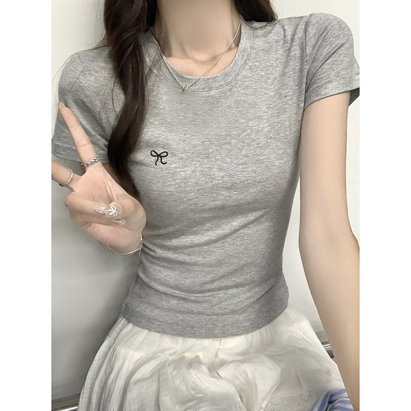 蝶刺繍半袖 Tシャツ女性のための 2025 夏の新スリムフィット右肩甘くてスパイシーな学生ラウンドネックボトリングトップ|undefined