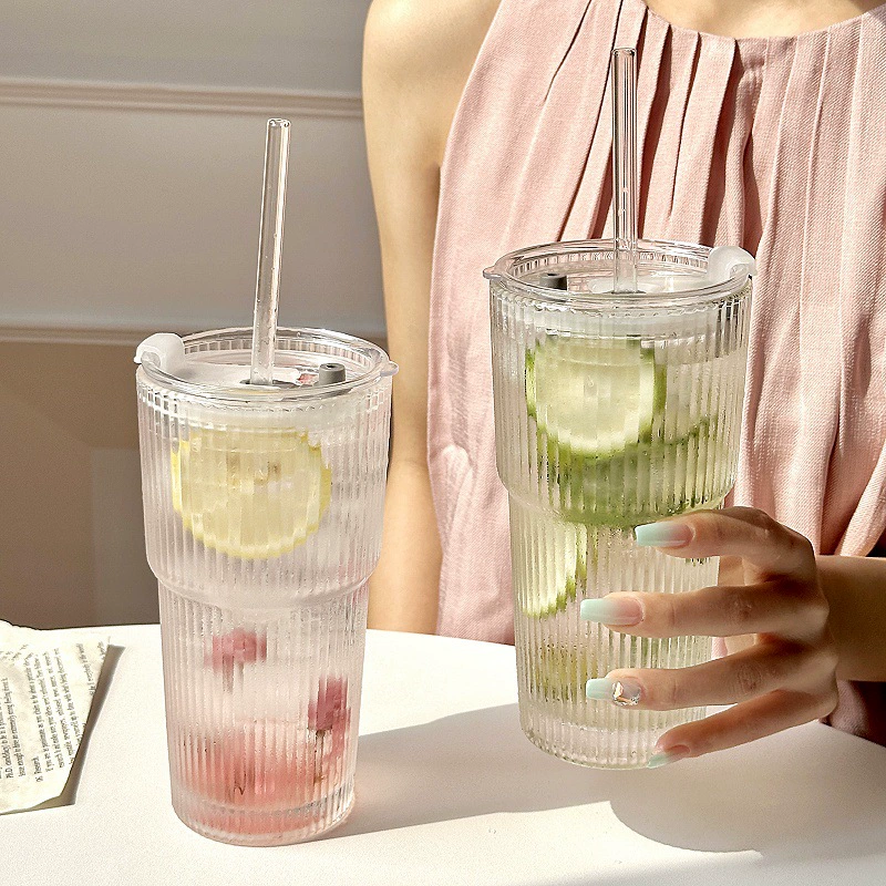 Capacious straw, glass fruit tea, coffee tea cup with glass