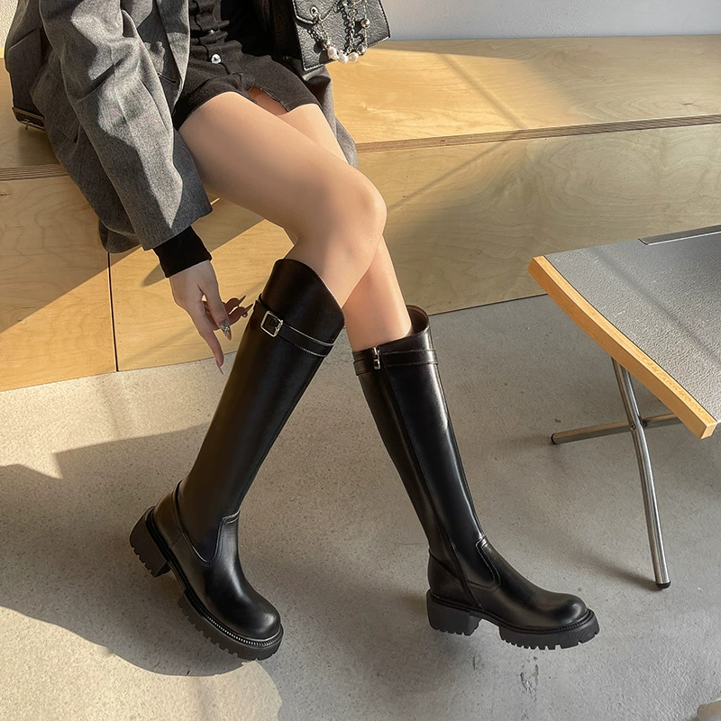 Но сапоги до колен Высокие сапоги 2023 Зимние новые сапоги рыцаря с тонкой диагональной пряжкой, сапоги на толстой подошве для женщин