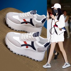 女性の靴の高さを8cm2025に増やします。秋冬の新しい厚底プラットフォームヒール、背の高いカジュアルフォレストシューズ、スポーツシューズ、お父さん靴