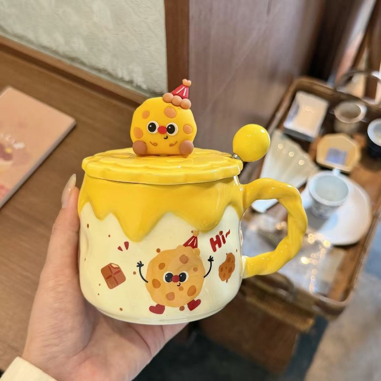 Creativo lindo pan tostado taza de cerámica casera con cucharas de cubierta de agua alta cara hermosa taza de marca para niños