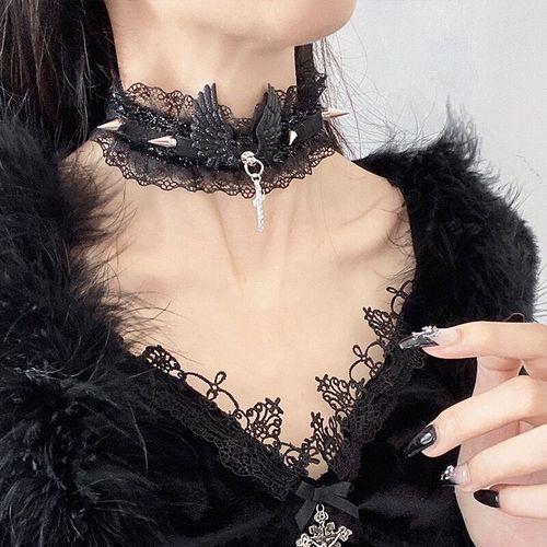 Lolita Cyberpunk Gothic Retro Lace Rivet Choker Angel Wings Necklace Clavicle Accessory