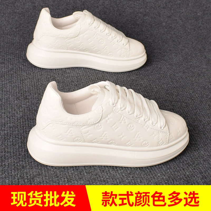 Мужские и женские белые туфли в одном стиле в Корейском стиле, модные Универсальные повседневные кроссовки на толстой подошве, кроссовки с увеличенным мягким низом оптом