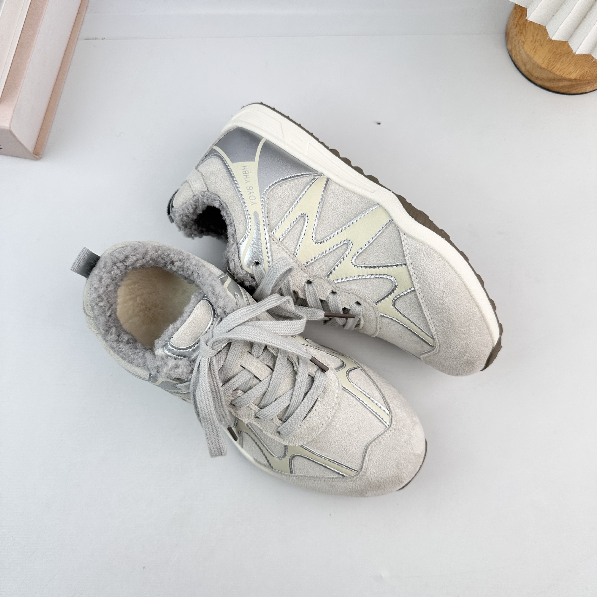 Yuanbo 2025 invierno nuevo estilo de moda casual zapatos deportivos ligeros zapatos de carrera de algodón de entrenamiento universal
