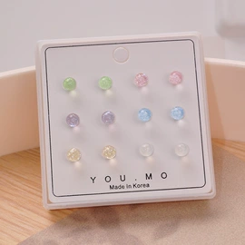 耳钉;戒指;首饰箱