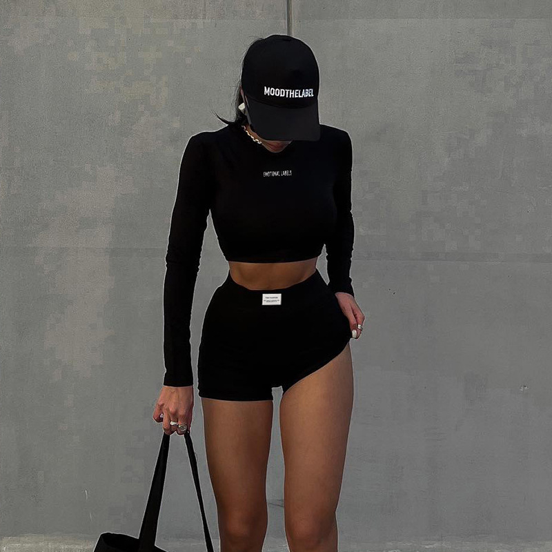 검은색